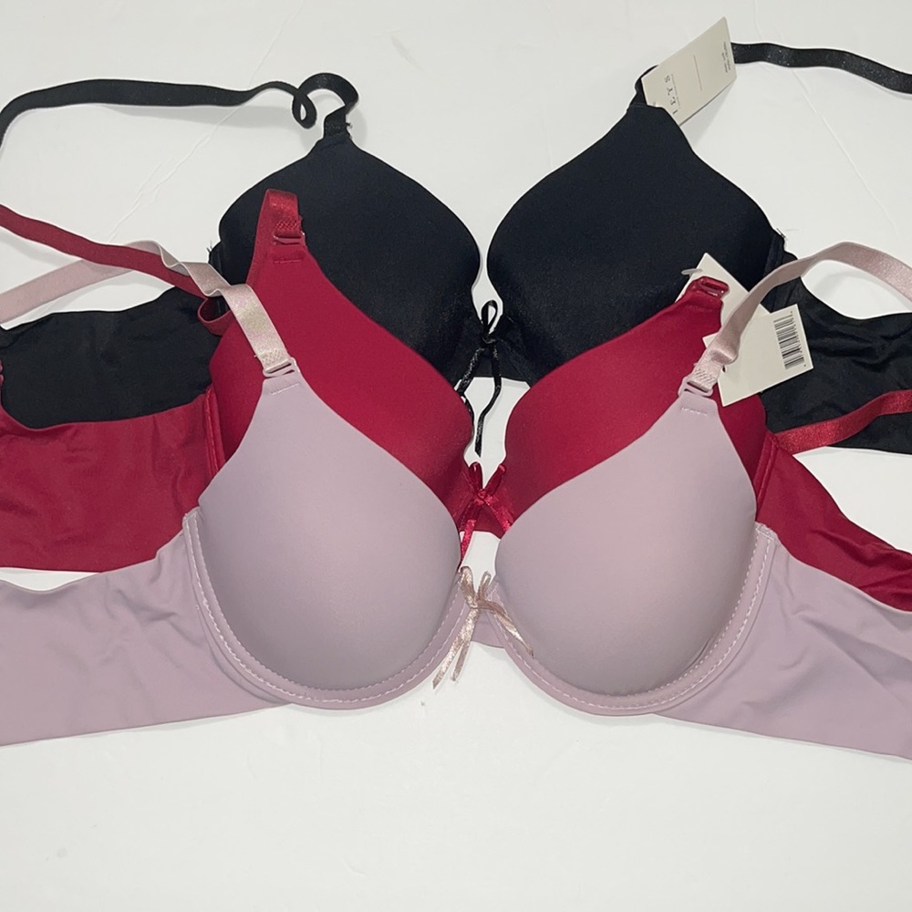 Bundle 3 pieces Full Coverage Comfort Fit Light Padded T-Shirt Bra. NWT